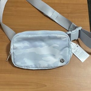 lululemon everywhere belt bag